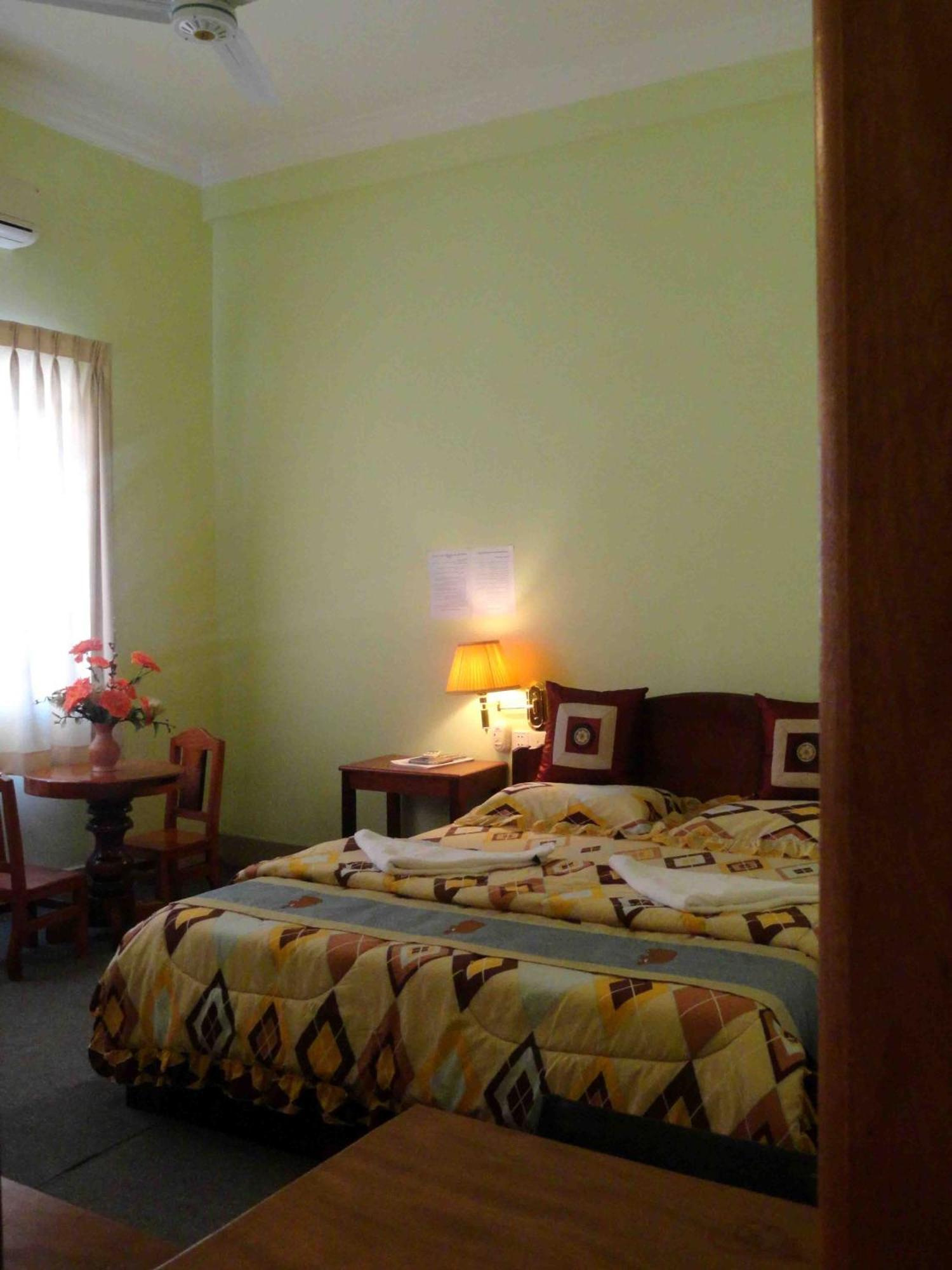 Green Park Village Guesthouse Сіємреап Екстер'єр фото